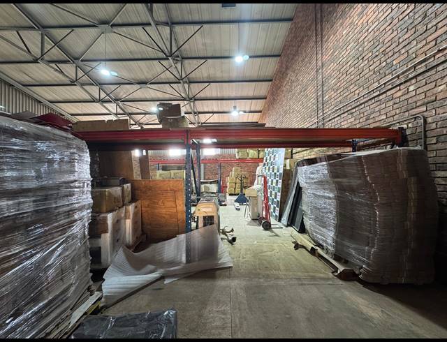 379M² WAREHOUSE FOR SALE IN VAN ECK PARK
